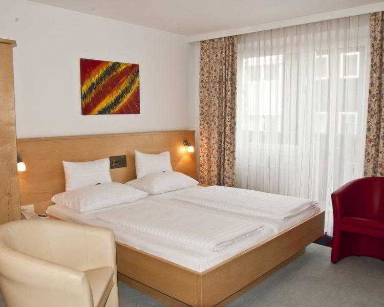 Western Am Hauptbahnhof 3* Norimberga